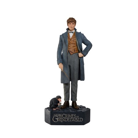 Newt Scamander Life Size Statue Oxmox