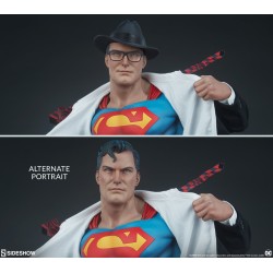 Superman: Call to Action Premium Format™ Statue Sideshow