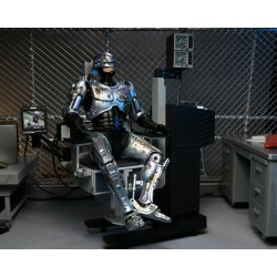 Ultimate BATTLE DAMAGED ROBOCOP WITH CHAIR 7" Figurine NECA